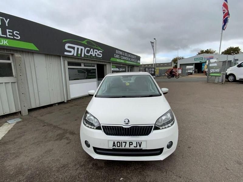 Used Skoda Citigo SE L 60 HP (44 kW) 2017 White Hatchback