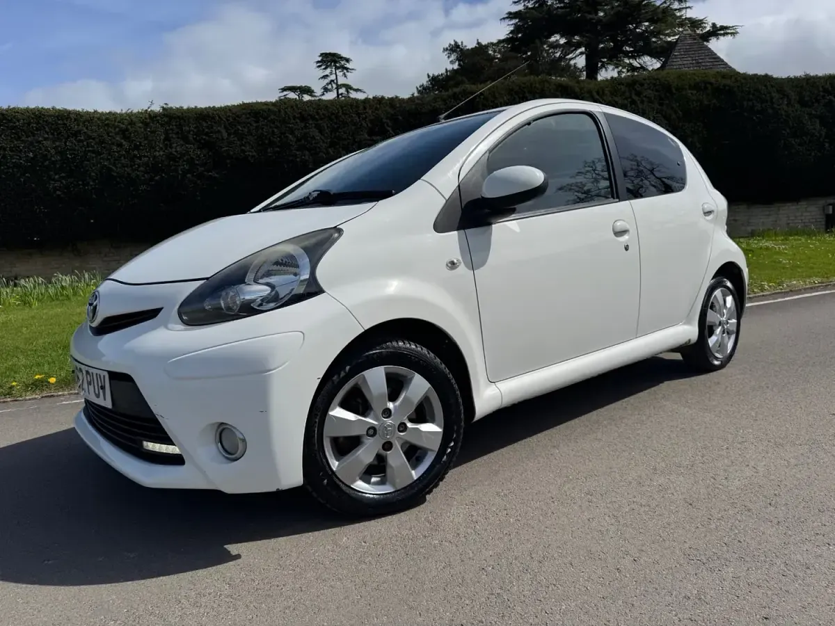 Usado Toyota Aygo 2012 Branco Citadino