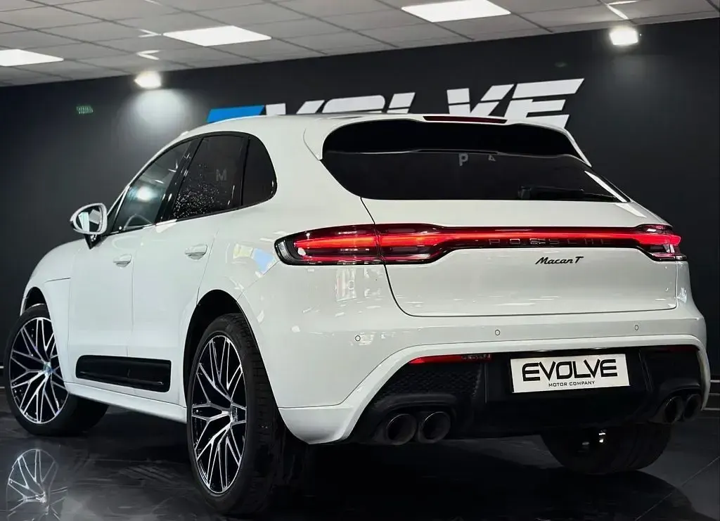 Used Porsche Macan 265 HP (194 kW) 2023 White SUV