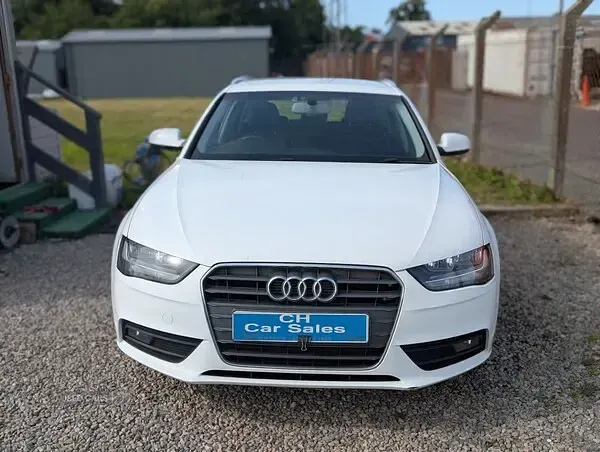 Used Audi A4 Comfort 134 HP (98 kW) 2013 White Estate