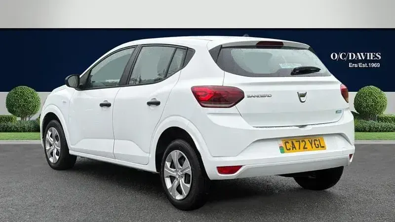 Used Dacia Sandero Essentiel 100 HP (73 kW) 2022 White Hatchback