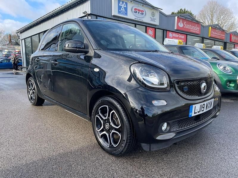 Used Smart ForFour Electric Drive Premium 60 kW (82 HP) 2019 Black Hatchback