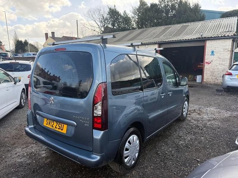 Used Peugeot TePee S 92 HP (67 kW) 2012 Grey MPV