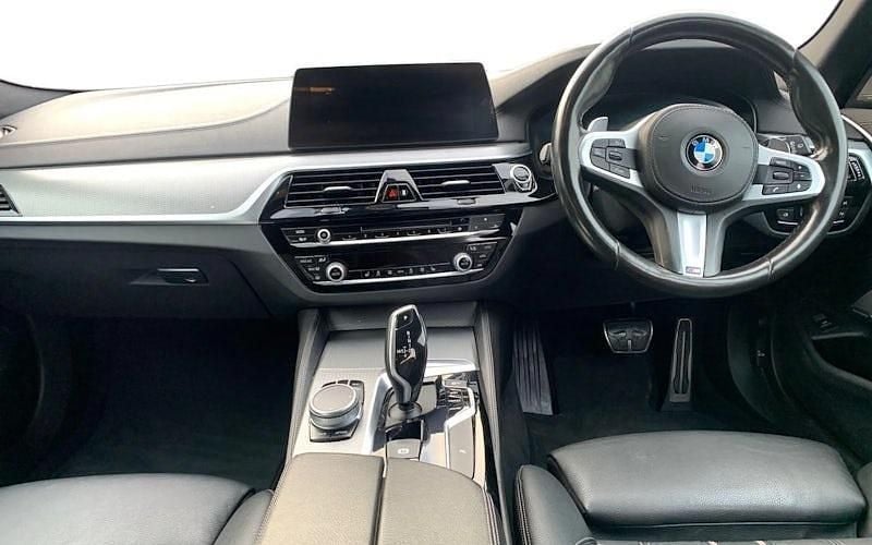 Gebraucht BMW 520 M Sport 190 PS (139 kW) 2019 Grau Kombi