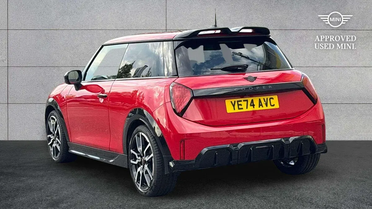 Usado Mini Cooper Sport 154 CV (113 kW) 2024 Rojo Utilitario