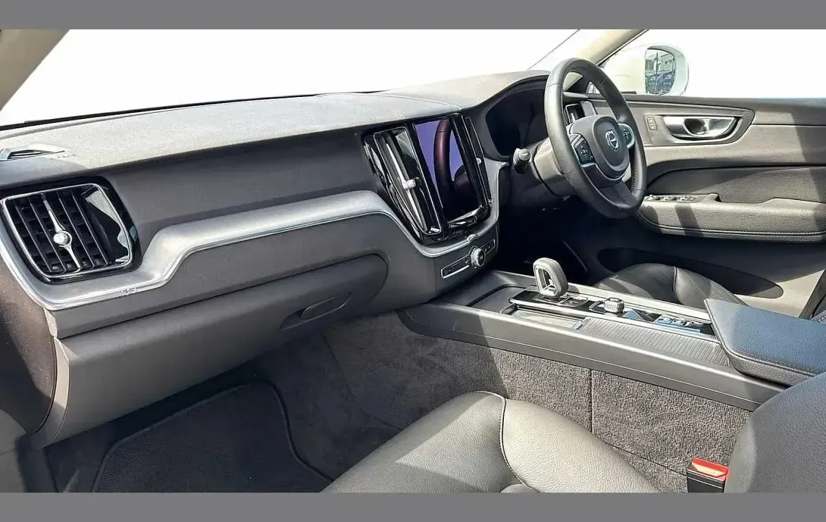Used Volvo XC60 Inscription 344 HP (253 kW) 2022 White SUV