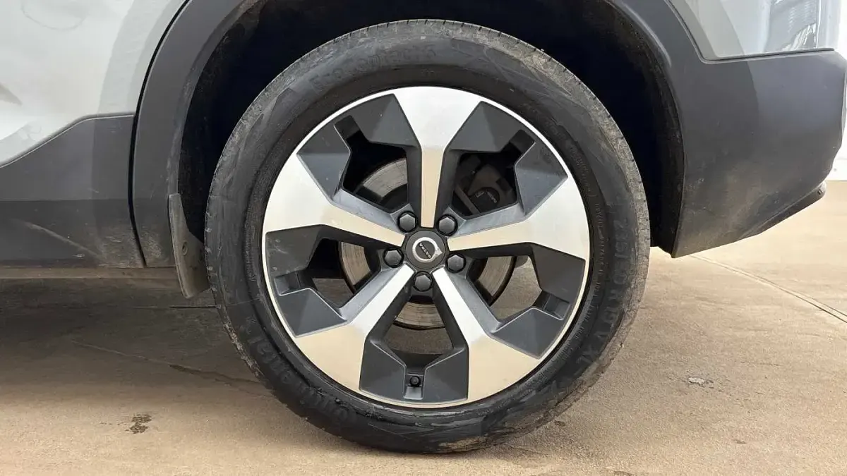 Used Volvo XC40 Plus 194 HP (142 kW) 2026 SUV