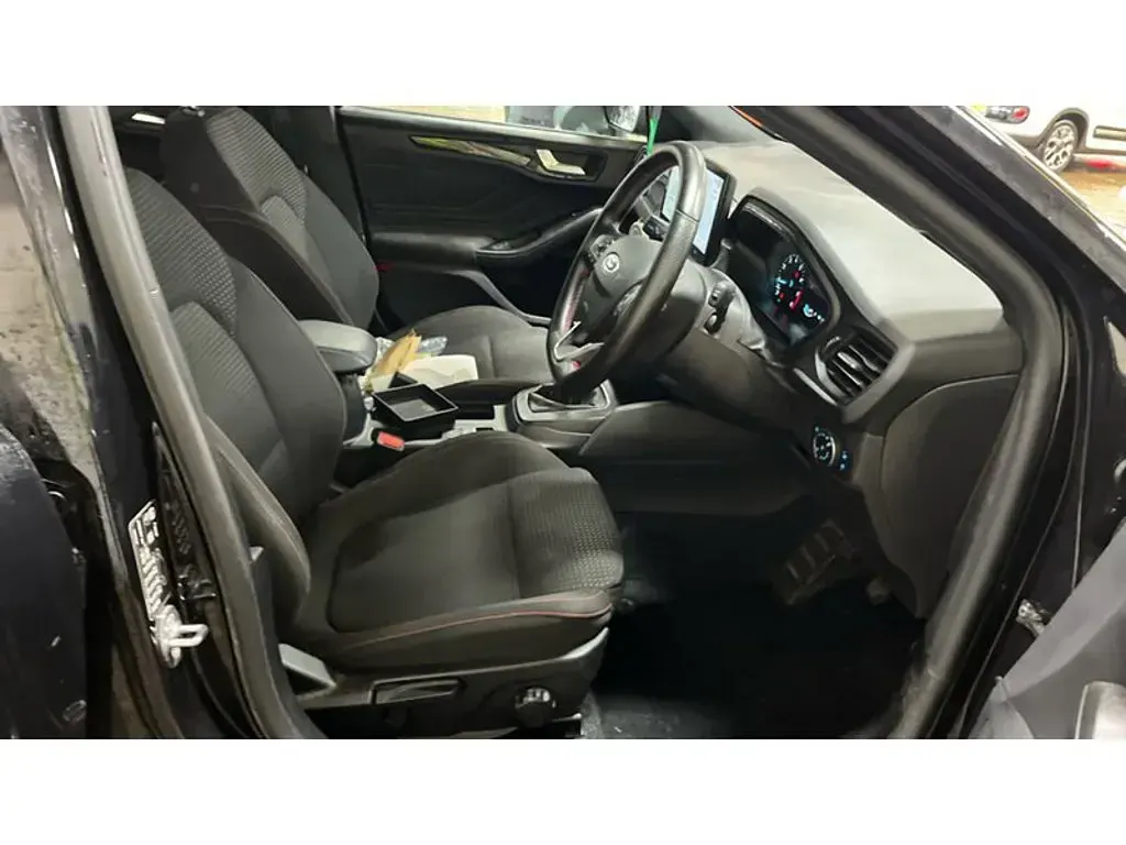Used Ford Focus ST-Line 2023 Agate black (premium colour) Hatchback