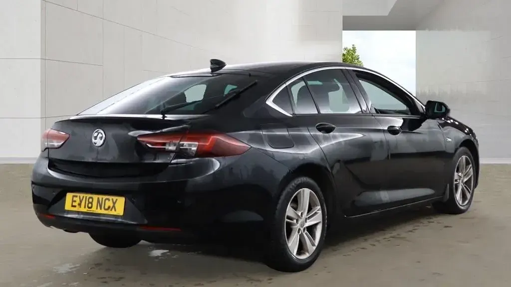 Used Vauxhall Insignia Sport 136 HP (100 kW) 2018 Black Hatchback