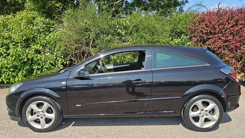Black Used 2005 Vauxhall Astra SRi Hatchback | £2,495 (Fair price) - Image 1/4