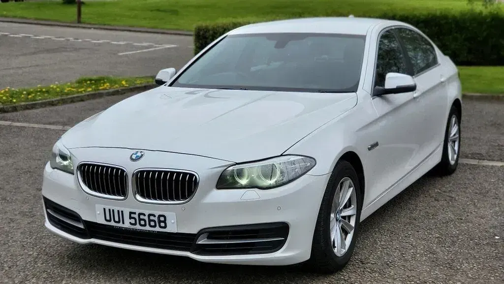 Gebraucht BMW 520 184 PS (135 kW) 2013 Weiß Limousine