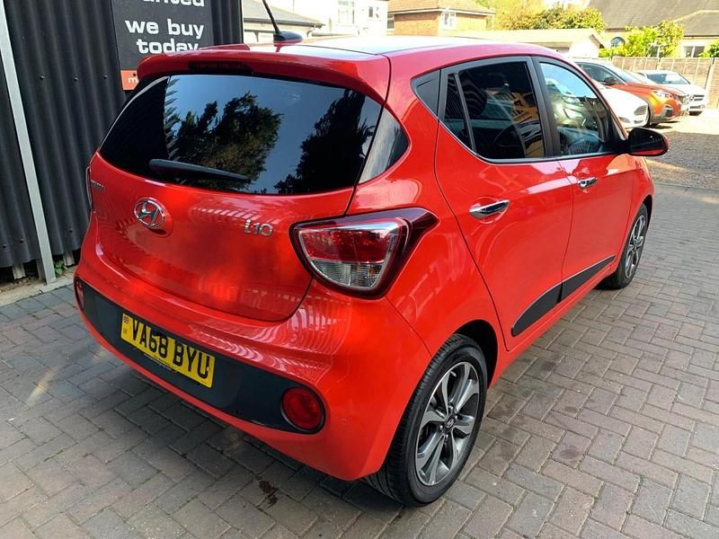 Used Hyundai i10 Premium SE 87 HP (63 kW) 2019 Red Hatchback