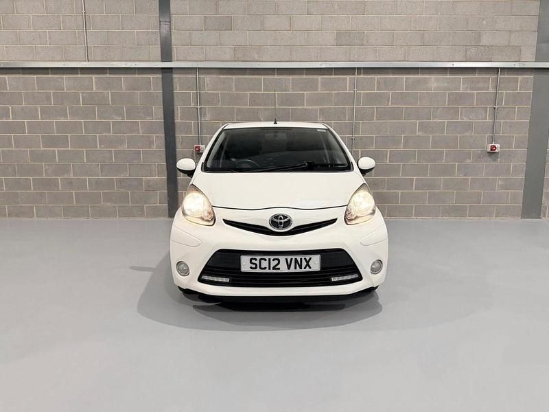 Used Toyota Aygo 2012 White Hatchback