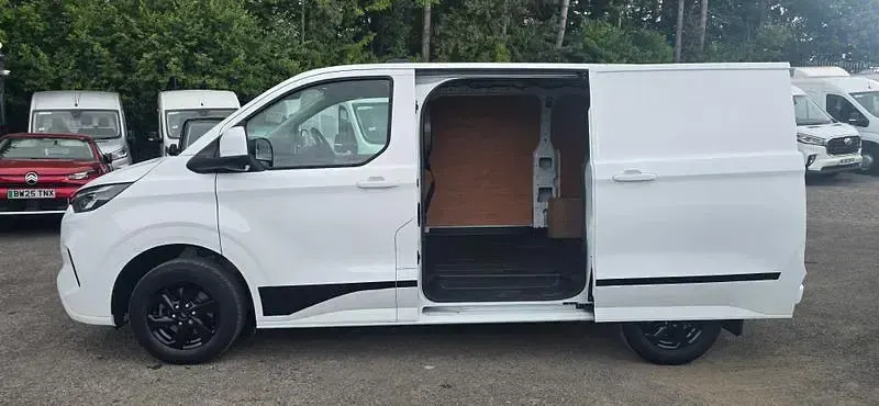 Used Ford Transit Custom Limited 136 HP (100 kW) 2024 White Van