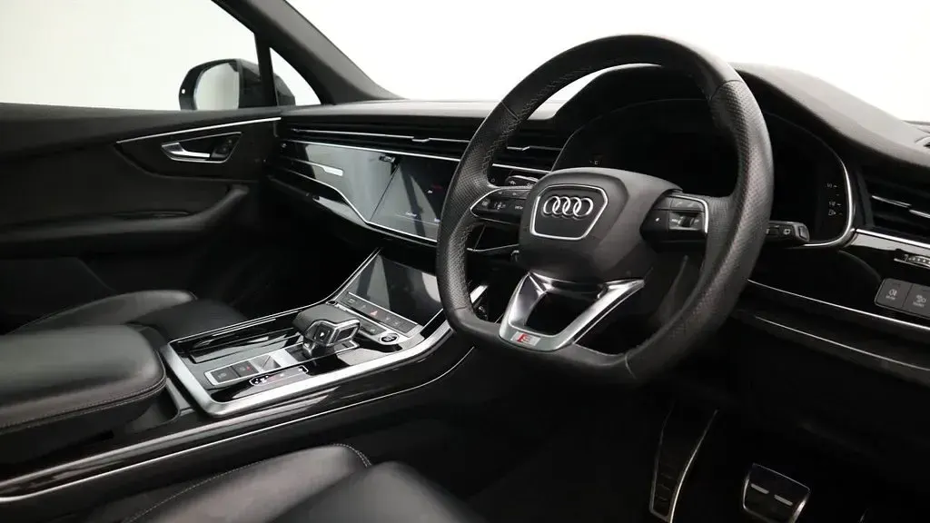 Used Audi Q7 Black Edition 340 HP (250 kW) 2021 Black SUV