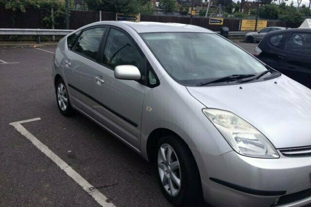 Used Toyota Prius 76 HP (55 kW) 2005 Hatchback