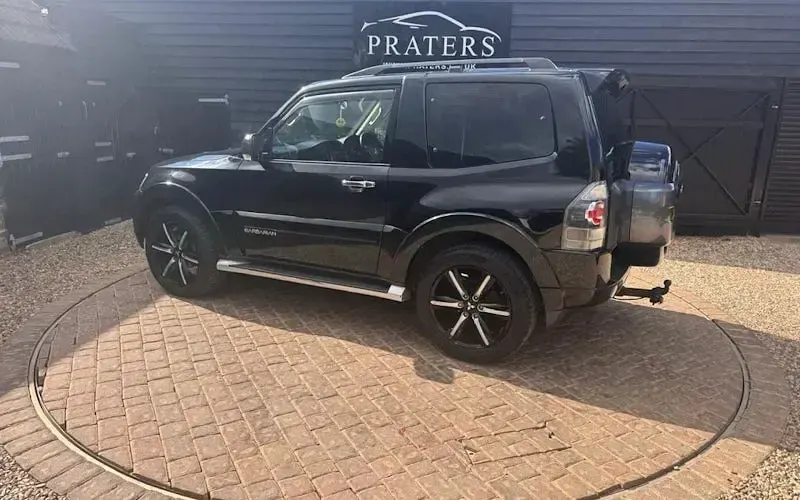 Used Mitsubishi Shogun 200 HP (147 kW) 2014 Black SUV