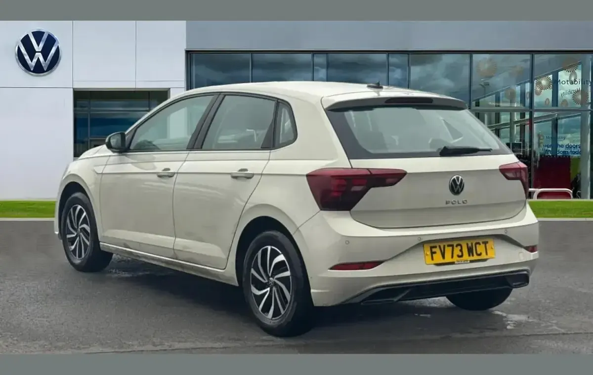 Used VW Polo Life 95 HP (69 kW) 2024 Ascot grey Hatchback