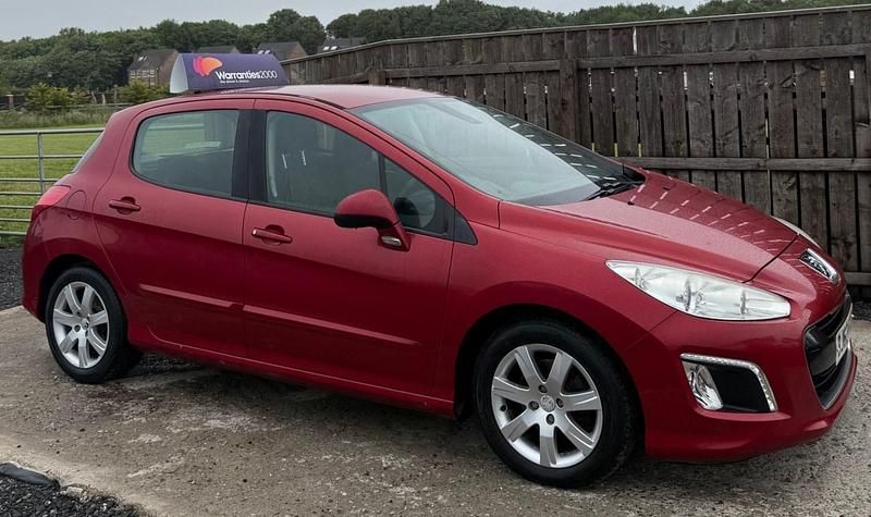 Used Peugeot 308 Active 92 HP (67 kW) 2012 Red Hatchback