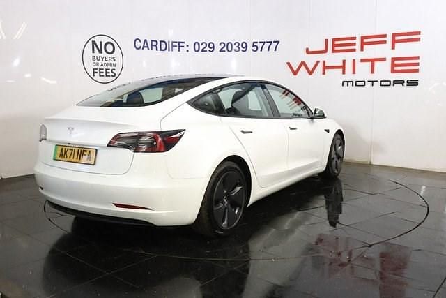 Usado Tesla Model 3 Standard Range Plus 366 kW (498 CV) 2021 Blanco Berlina