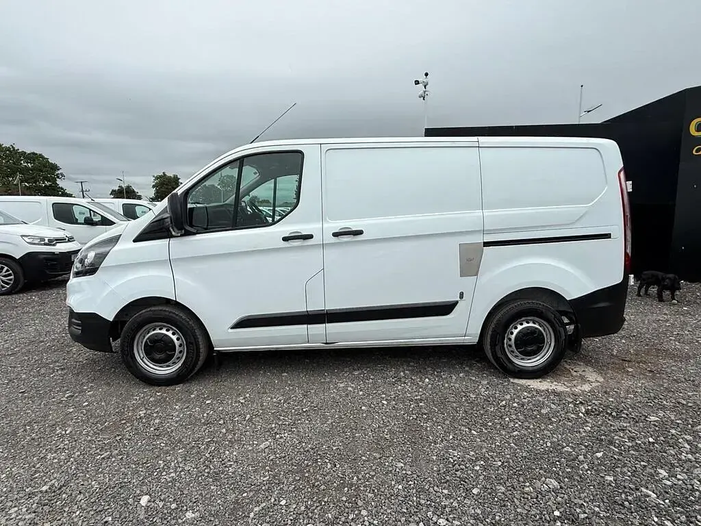 Used Ford Transit Custom 105 HP (77 kW) 2018 White Van
