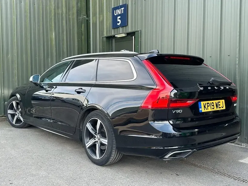 Used Volvo V90 R-Design 190 HP (139 kW) 2019 Black Estate
