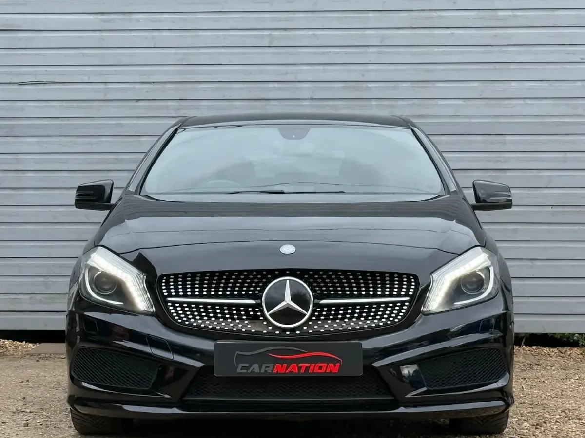 Käytetty Mercedes A200 AMG 2015 Musta Viistoperä