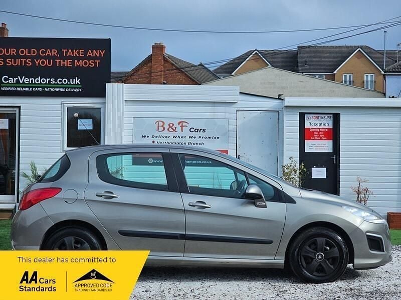 Used Peugeot 308 Access 92 HP (67 kW) 2012 Grey Hatchback