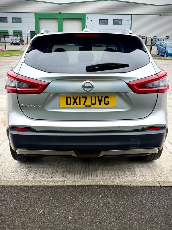 Used Nissan Qashqai N-Connecta 2017 Silver SUV