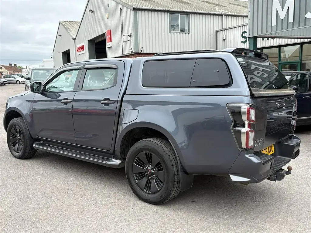 Used Isuzu D-Max 2023 Grey Pickup