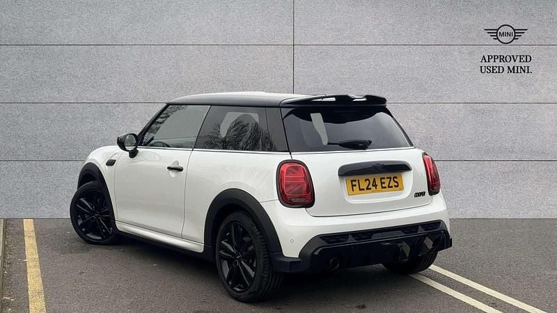 Used Mini Cooper Hatch 134 HP (98 kW) 2024 White Hatchback