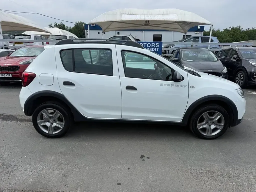 Used Dacia Sandero Lauréate 2017 White Hatchback