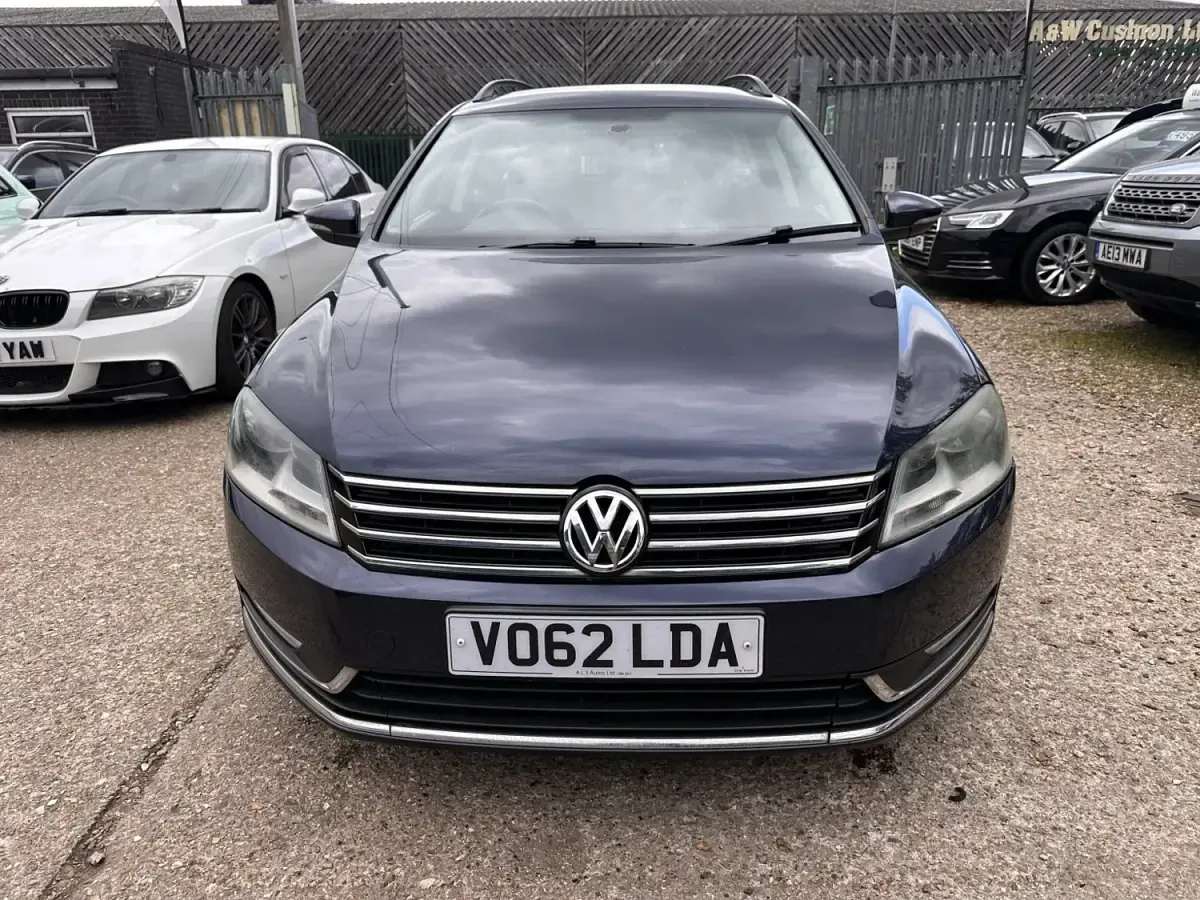 Begagnad VW Passat SE 140 HK (102 kW) 2012 Blå Kombi