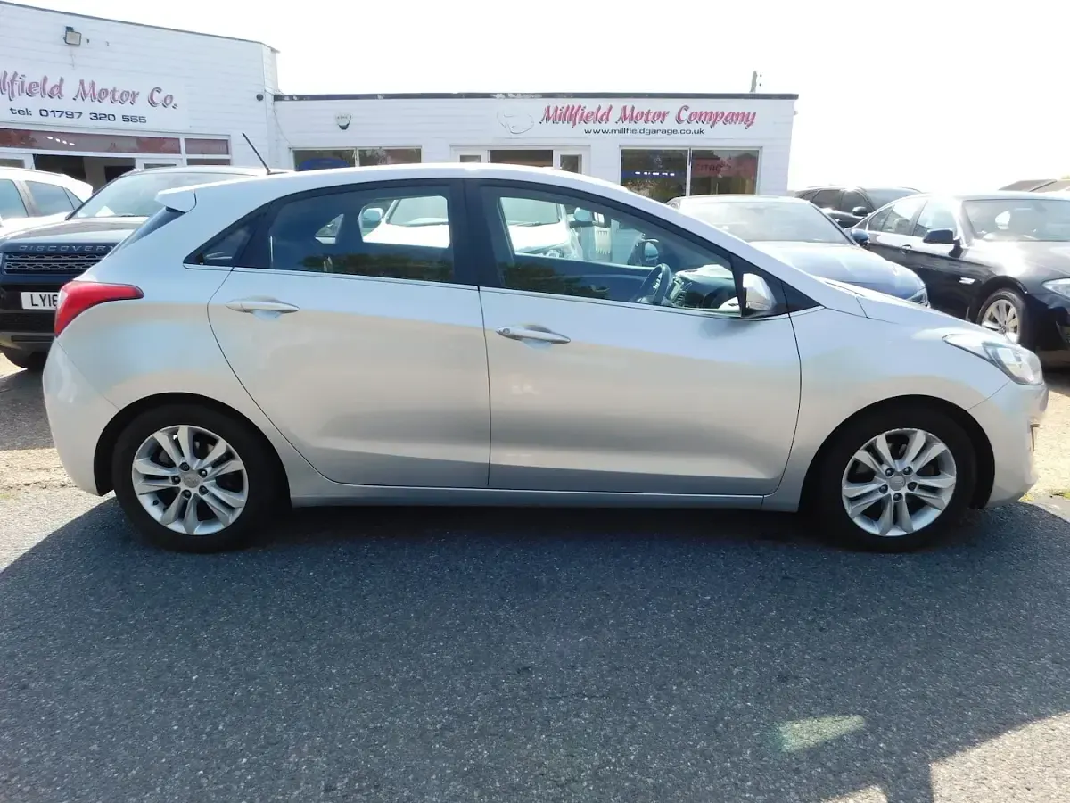 Used Hyundai i30 Style 128 HP (94 kW) 2012 Silver Hatchback
