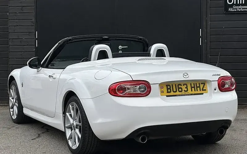 Used Mazda MX5 Inclusive 160 HP (117 kW) 2013 White Cabriolet