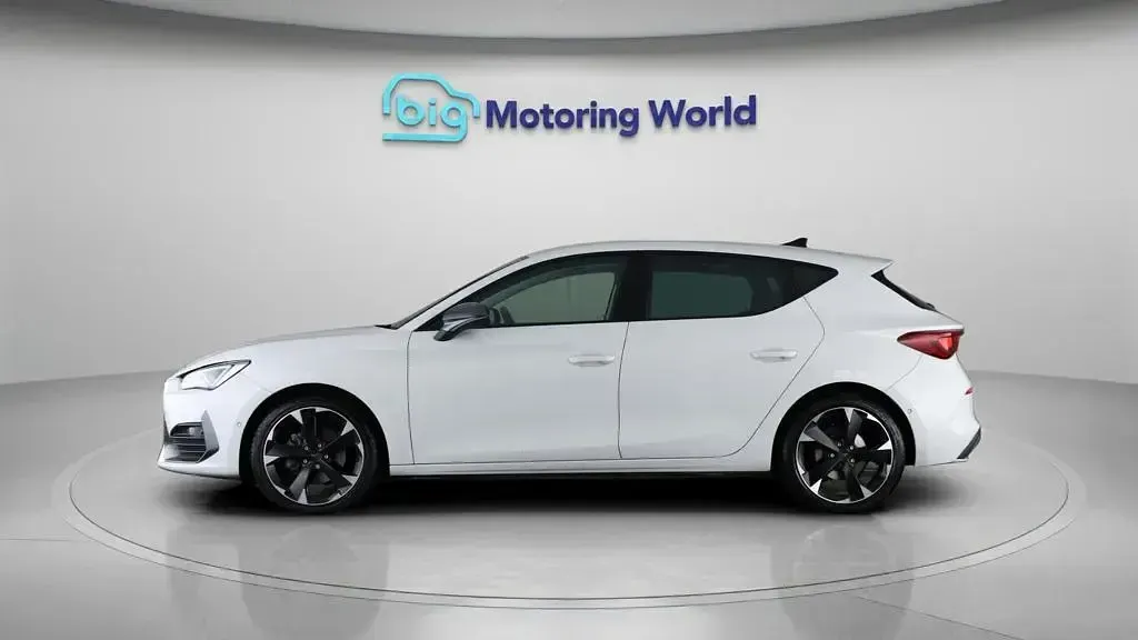 Used Cupra Leon 150 HP (110 kW) 2024 White Hatchback