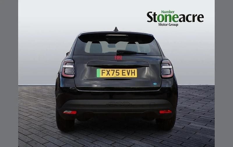 New Fiat 600 Red 114 kW (156 HP) 2025 Black SUV