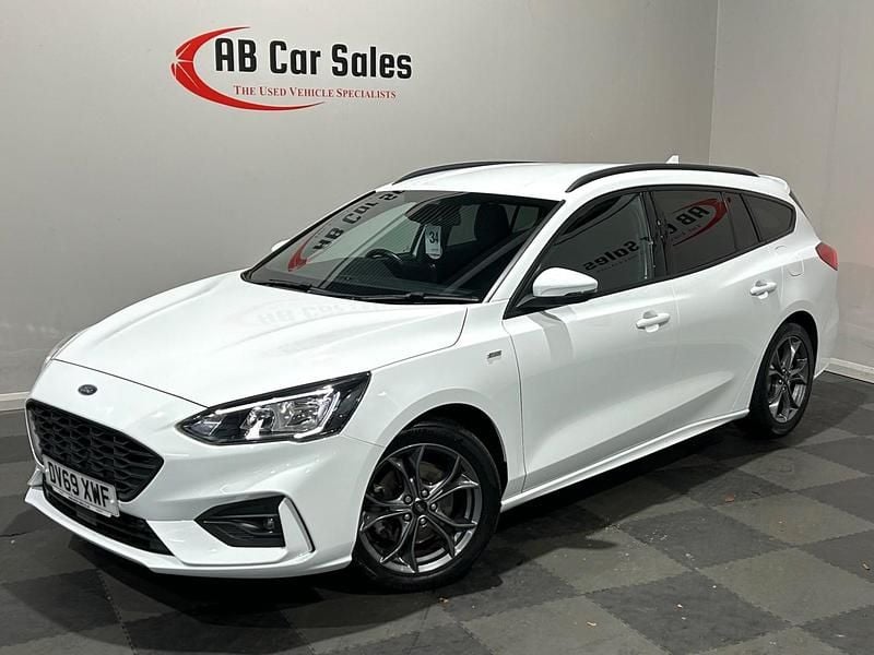 Used Ford Focus ST-Line 125 HP (91 kW) 2019 White Estate