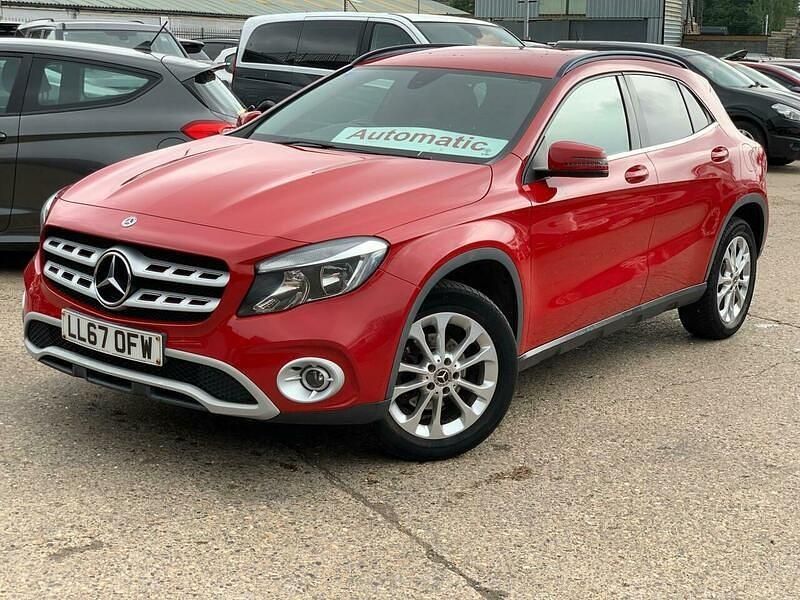 Used Mercedes GLA200 SE 136 HP (100 kW) 2017 Red SUV