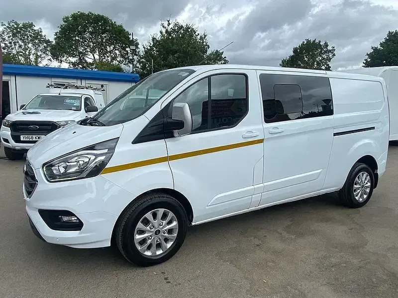 Used Ford Transit Custom Limited 130 HP (95 kW) 2020 White Van