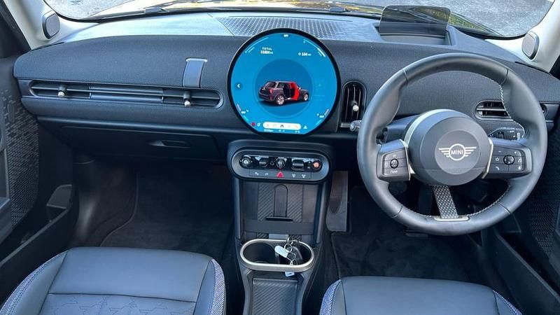 Used Mini Cooper Hatch 113 kW (154 HP) 2025 Black Hatchback