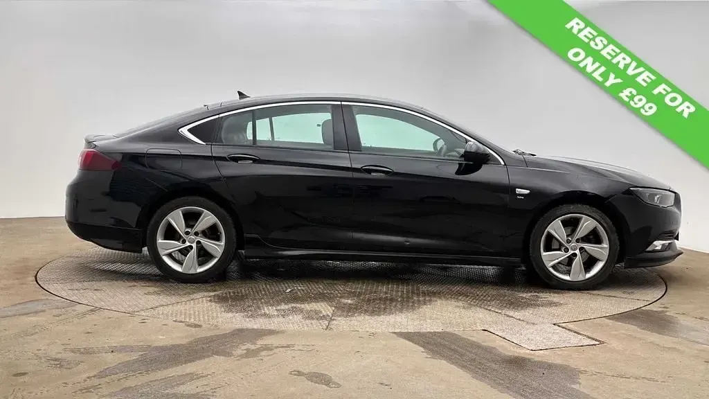 Second-hand Vauxhall Insignia SRi 165 CP (121 kW) 2019 Negru Hatchback