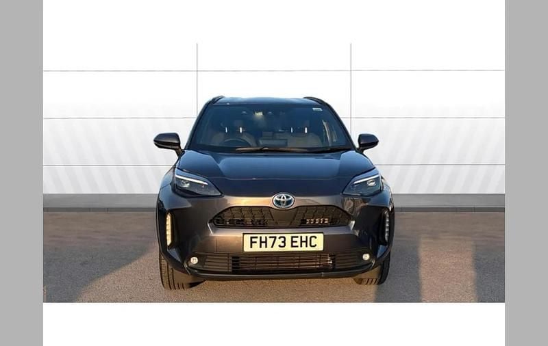 Used Toyota Yaris Cross Design 113 HP (83 kW) 2024 Grey SUV