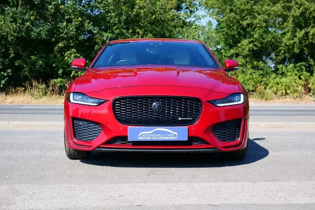 Used Jaguar XE R-Dynamic 180 HP (132 kW) 2019 Red Sedan