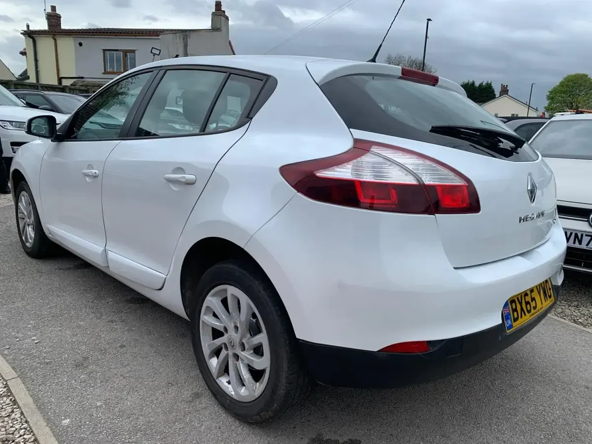 Używany Renault Mégane IV Expression+ 110 KM (80 kW) 2016 Biały Hatchback