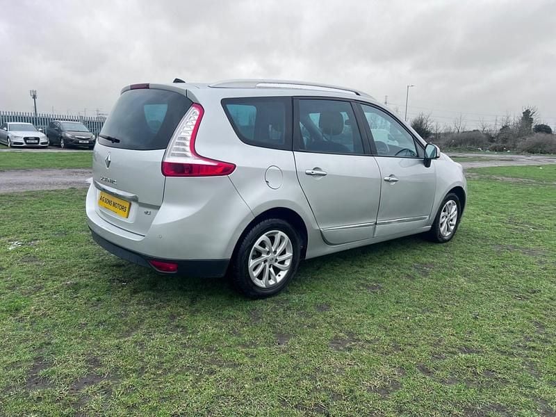 Used Renault Grand Scénic IV Dynamique 130 HP (95 kW) 2016 Silver MPV