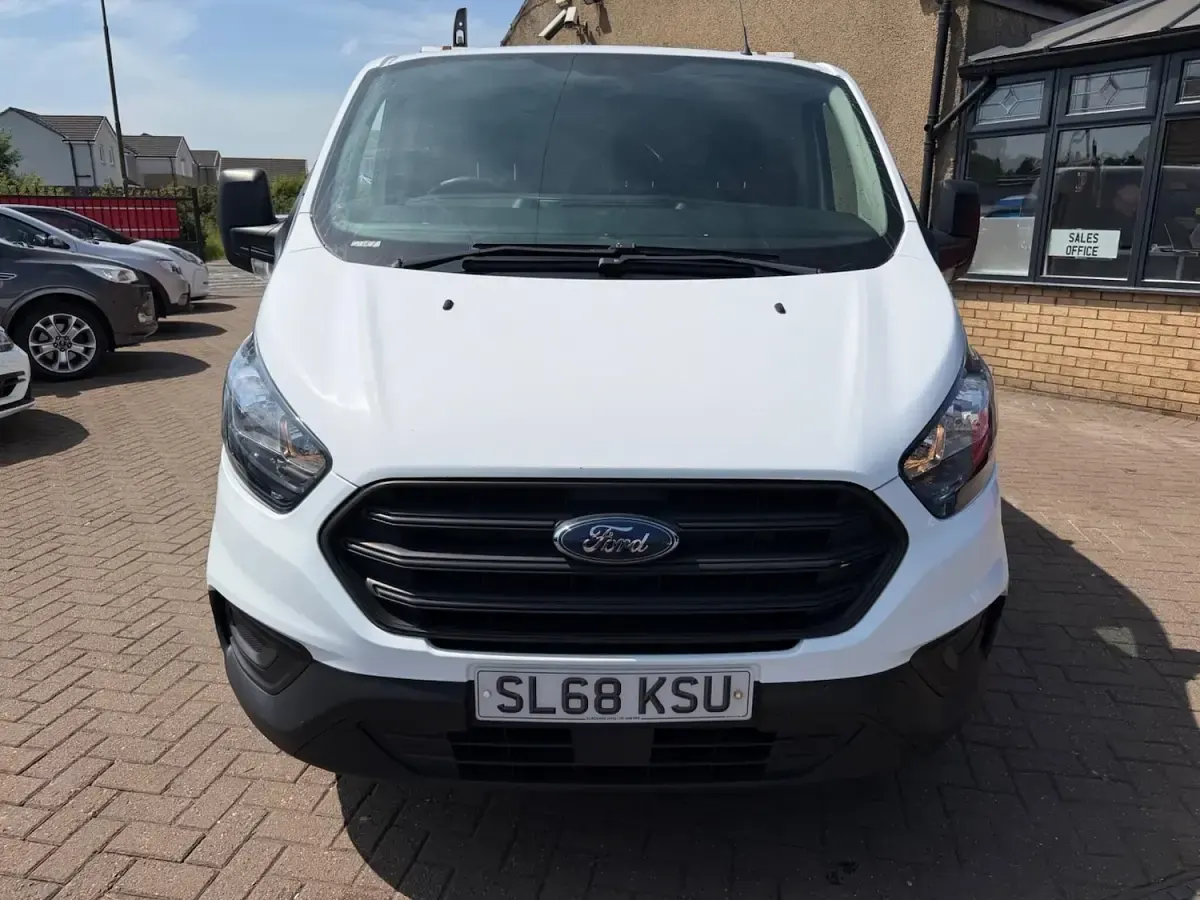 Used Ford Transit Custom 105 HP (77 kW) 2018 White Van