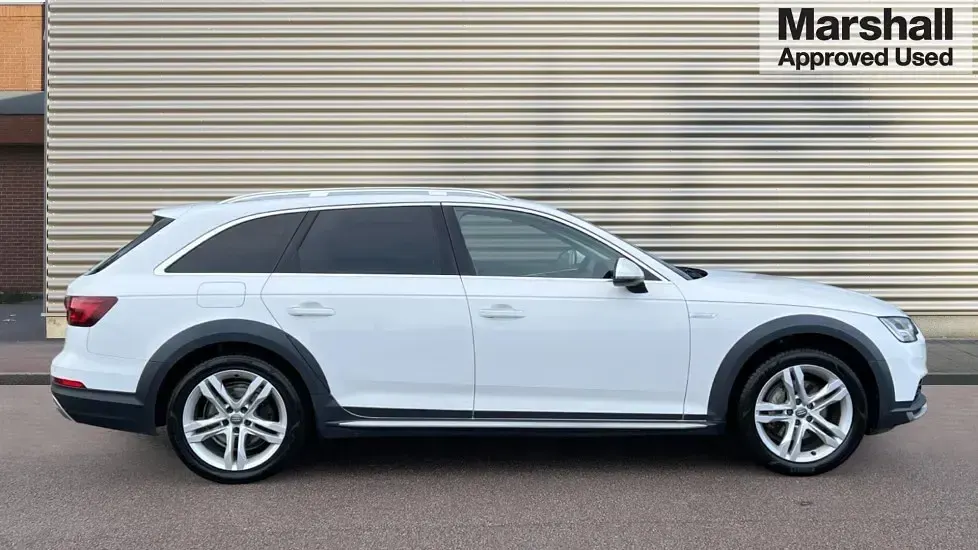 Used Audi A4 Allroad Sport 190 HP (139 kW) 2017 White Estate