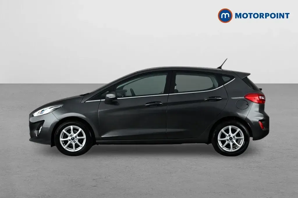 Used Ford Fiesta Zetec 101 HP (74 kW) 2018 Grey Hatchback