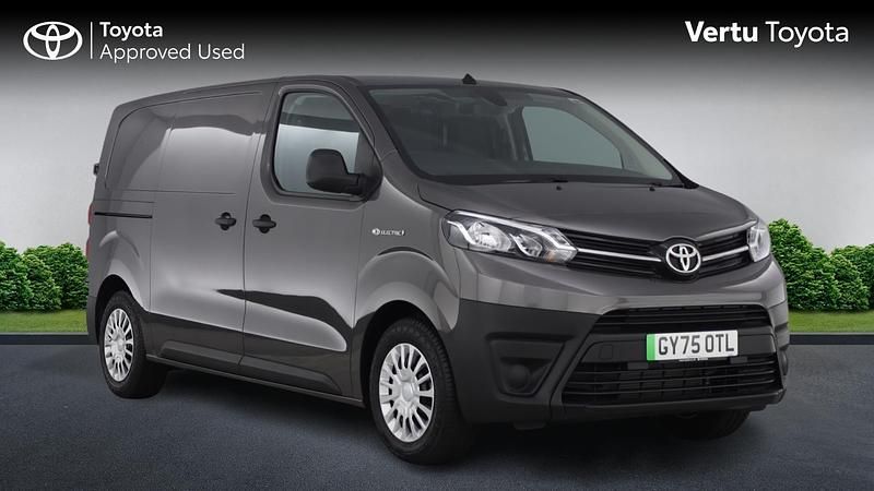 New Toyota Proace 100 kW (136 HP) 2025 MPV